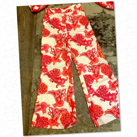 2 piece matching pink and white too and bottom set